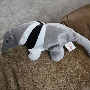 TY Gray and White Plush Anteater Toy. Excellent Condition